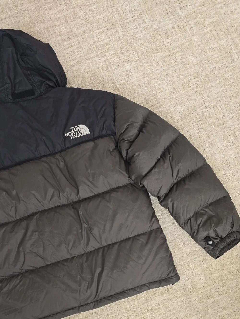 The North Face Men's Black & Charcoal Puffer Jacket